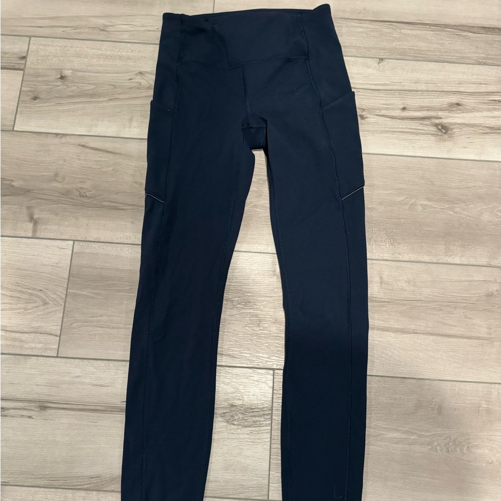 Navy blue lulu lemon leggings.